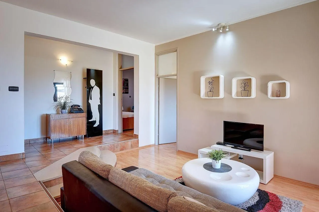 Modernes Appartement 700 Meter Strand Fazana 0*,